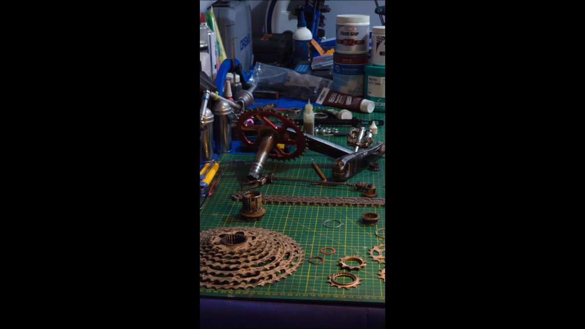 Cuidado técnico de transmisión: limpieza, lubricación y control de desgaste - BikeLab Studio Trujillo