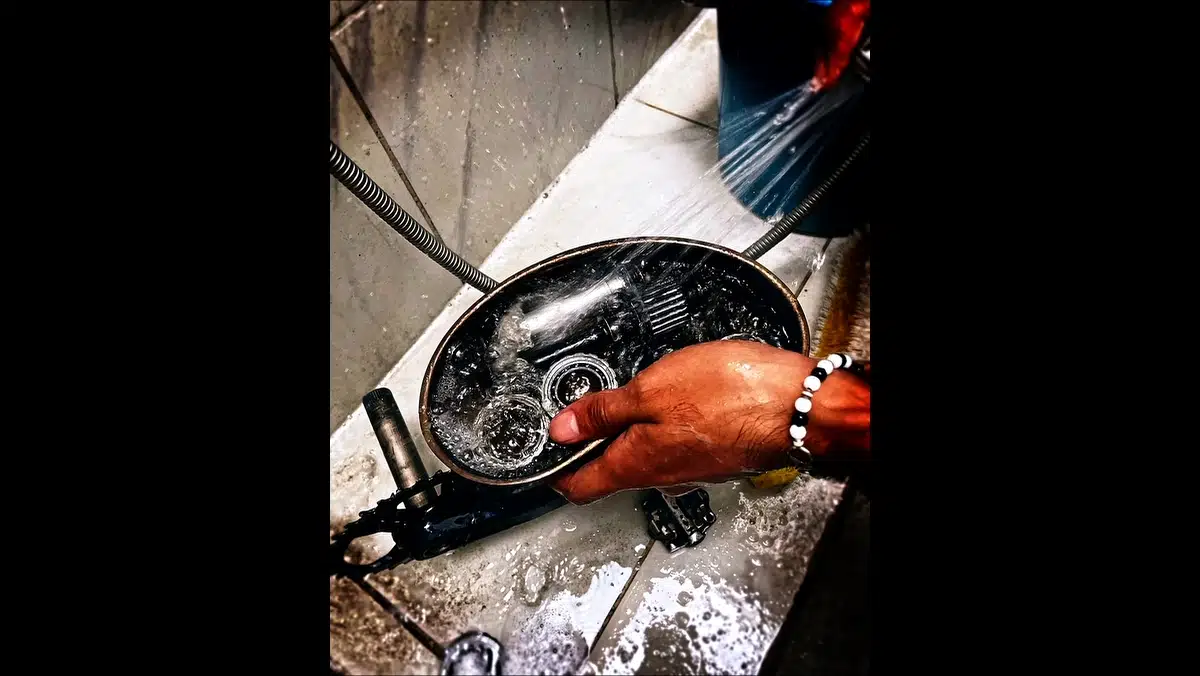 Lavado correcto de bicicleta sin agua a presión - BikeLab Studio Trujillo