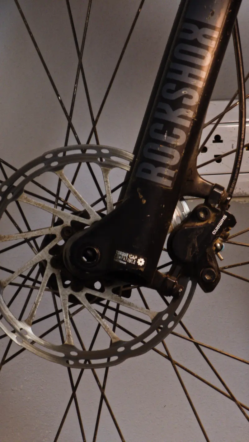 Rotor mounted on RockShox fork with Shimano caliper — BikeLab Studio · Carlos Eduardo Ravello Joo