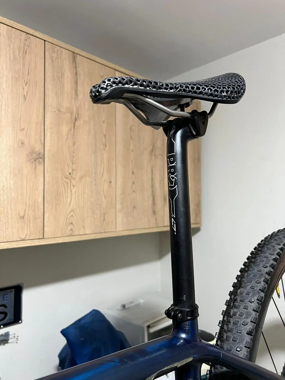 Seatpost mounted on an MTB frame — BikeLab Studio · Carlos Eduardo Ravello Joo