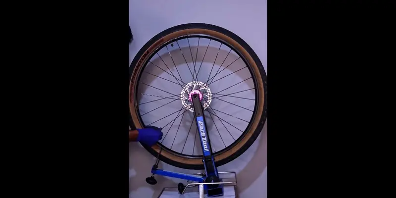 professional wheel truing with calibrated tension meter